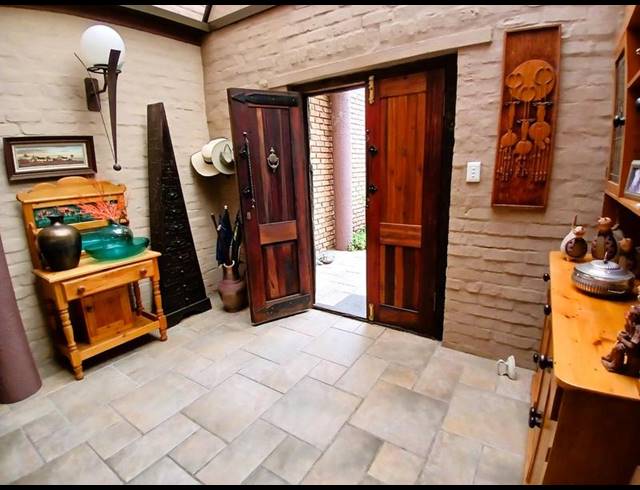 3 BEDROOM HOUSE FOR SALE IN STILBAAI-WES